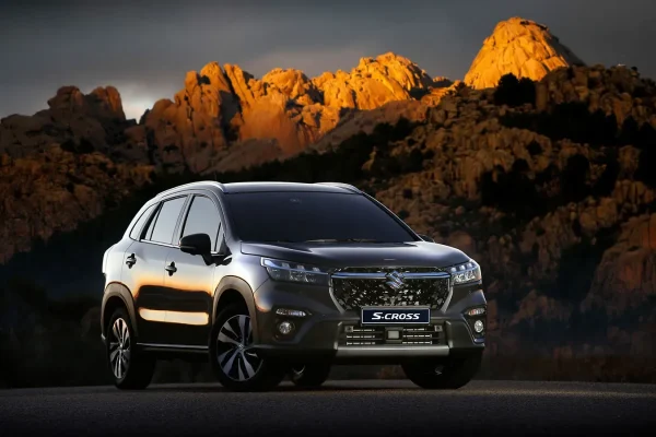 suzuki yetkili bayi test sürüşünde S-Cross Hibrit şehir içi deneyimi