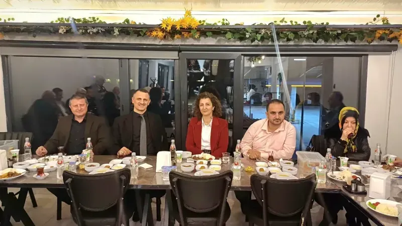 Adaşen iftar daveti sırasında yapılan iletişim ve şeffaflık vurgulu konuşma